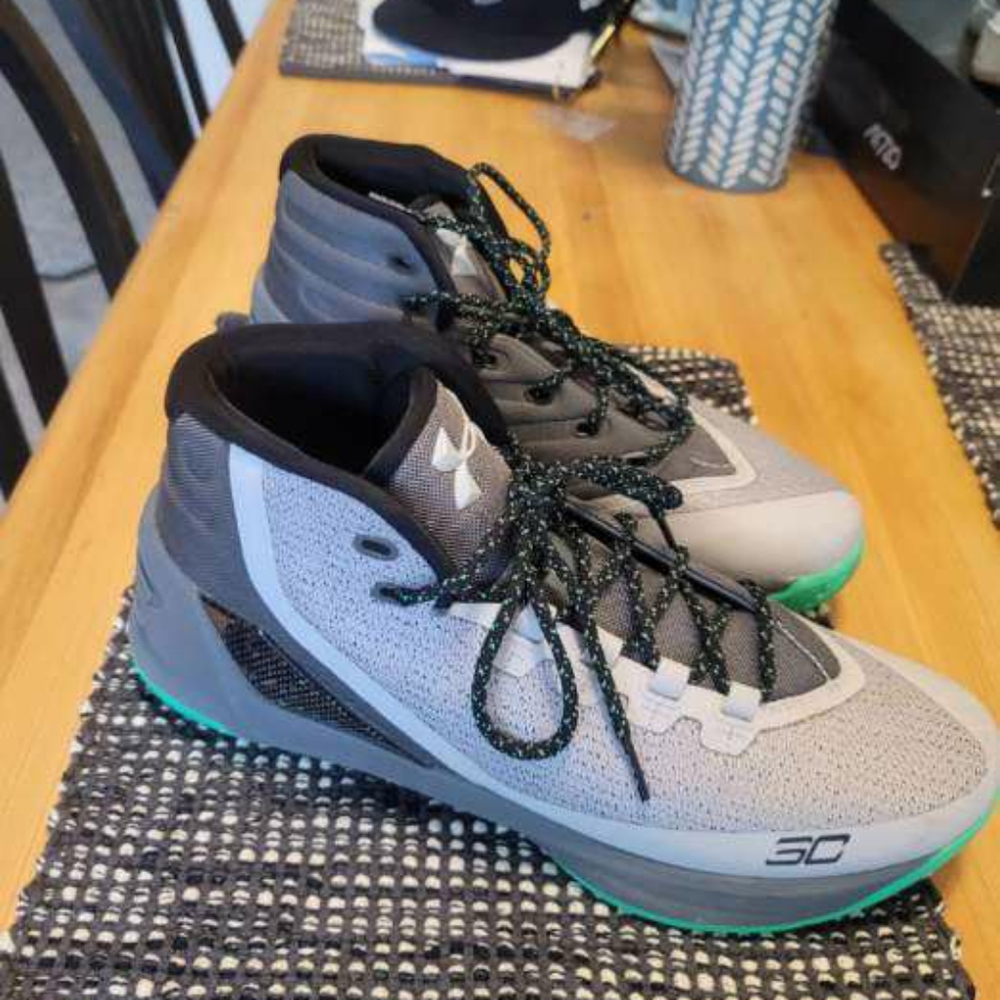 Curry 3s size 11.5